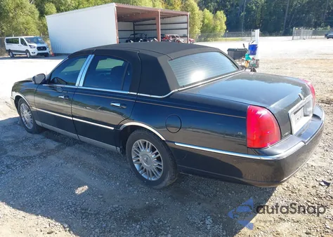 2006 Lincoln Town Car Signature из США, поврежденный, VIN 1LNHM81W86Y603728